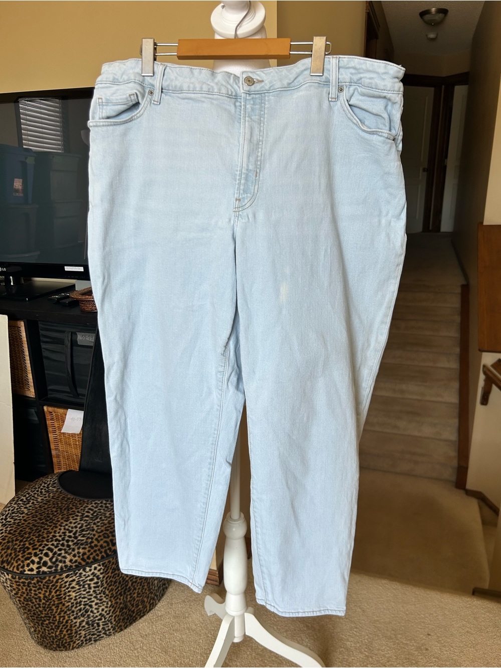 Old Navy Highrise OG straight Light Wash Relaxed Jeans Size 22